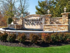 39 Hamlet Woods Drive, Saint James NY 11780