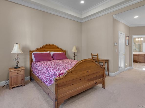 39 Hamlet Woods Drive, Saint James NY 11780