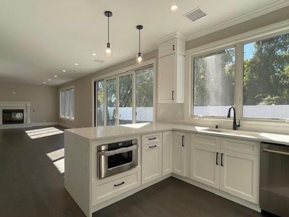 7 Crescent Cove Drive, Seaford NY 11783