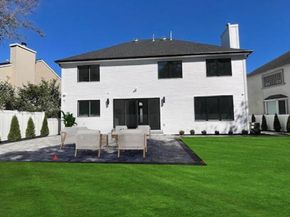 7 Crescent Cove Drive, Seaford NY 11783