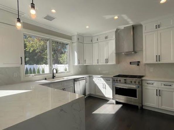 7 Crescent Cove Drive, Seaford NY 11783