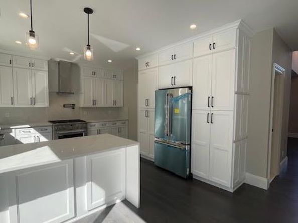 7 Crescent Cove Drive, Seaford NY 11783
