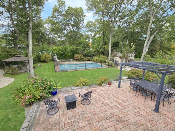 8 Stalker Lane, Setauket NY 11733