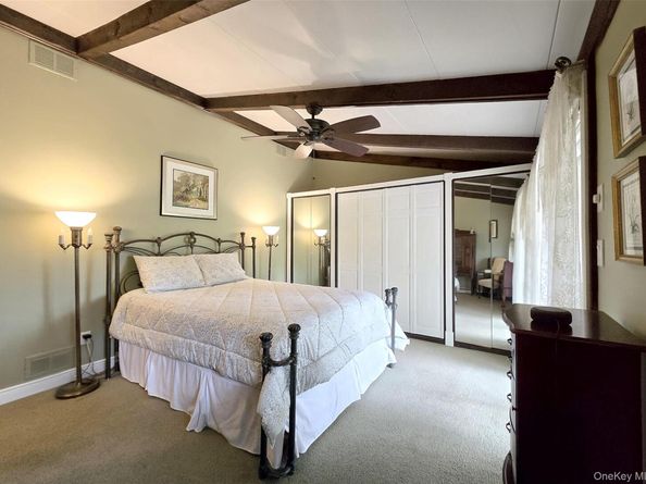 8 Stalker Lane, Setauket NY 11733