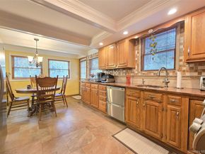 8 Stalker Lane, Setauket NY 11733