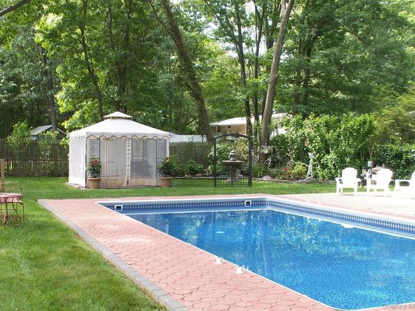 8 Stalker Lane, Setauket NY 11733
