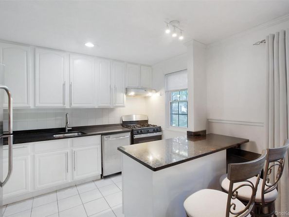 224-62 Horace Harding Expressway 1st Fl, Bayside NY 11364