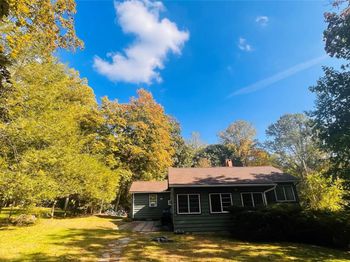33 Baron De Hirsch Road