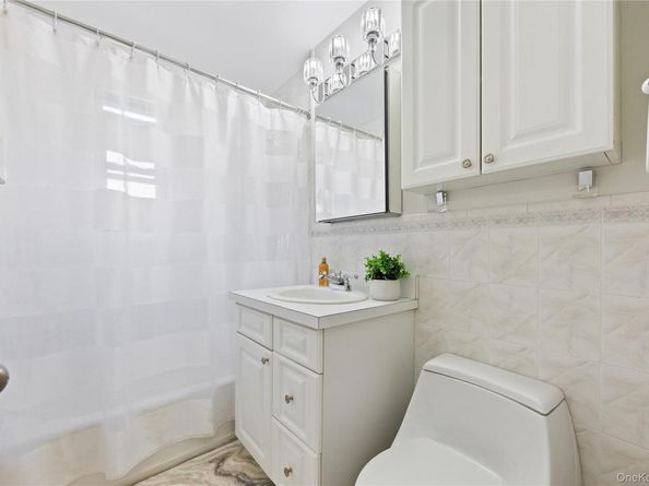 73-08 220th Street Lower, 405B1, Oakland Gardens NY 11364