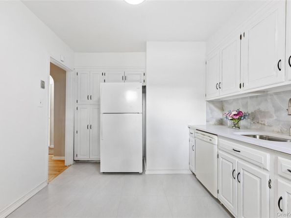 73-08 220th Street Lower, 405B1, Oakland Gardens NY 11364