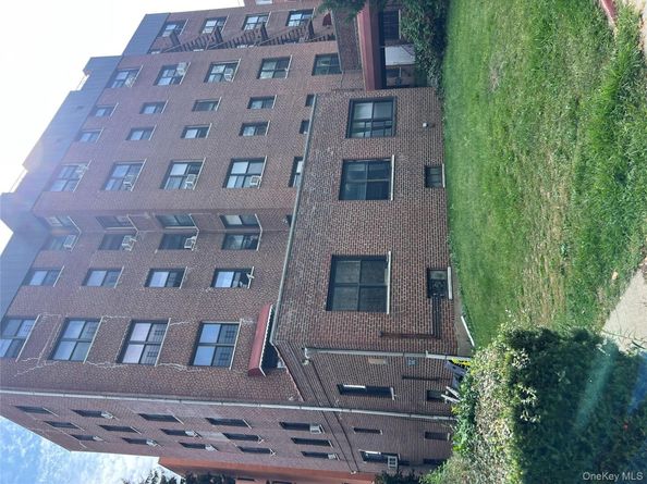 165-20 Highland Avenue 300, Jamaica NY 11432
