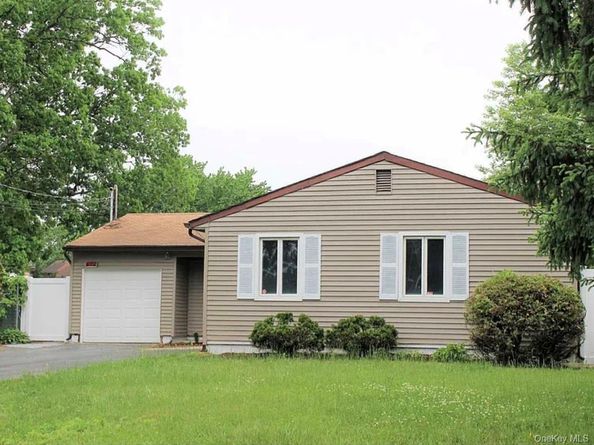 20 Quail Run, Massapequa NY 11758