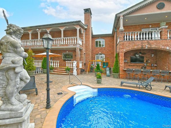 87-07 158th Avenue, Howard Beach NY 11414