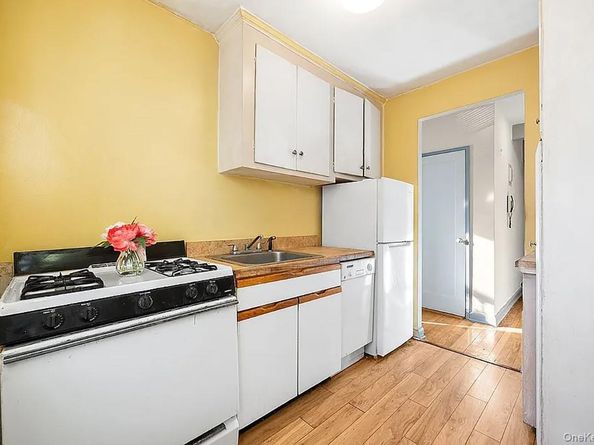 99-63 66th Avenue B18, Rego Park NY 11374