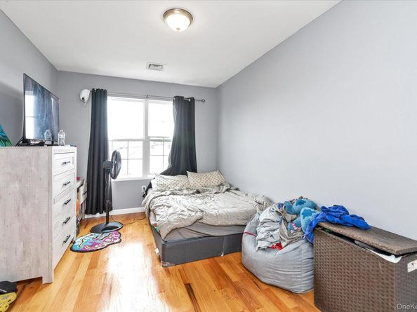 142 S Franklin Street, Hempstead NY 11550