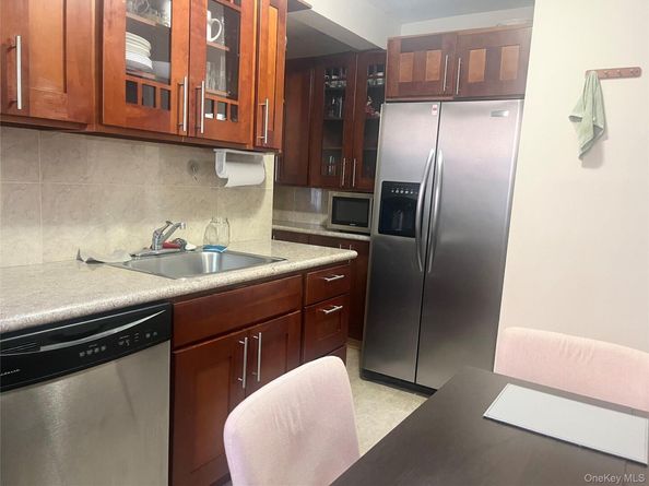 139-15 83rd Avenue 407, Briarwood NY 11435