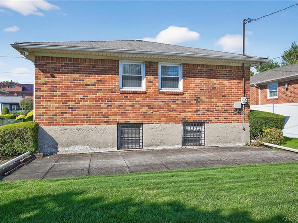 2801 206th Street, Bayside NY 11360