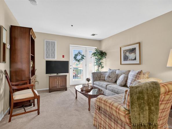 54 School Street 315, Westbury NY 11590