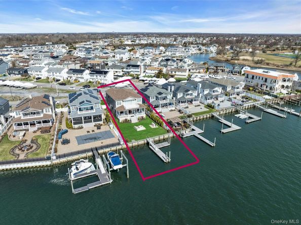 3692 Ocean Avenue, Seaford NY 11783