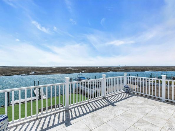3692 Ocean Avenue, Seaford NY 11783