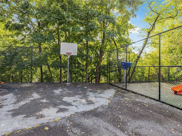 1 Balint Drive 370, Yonkers NY 10710