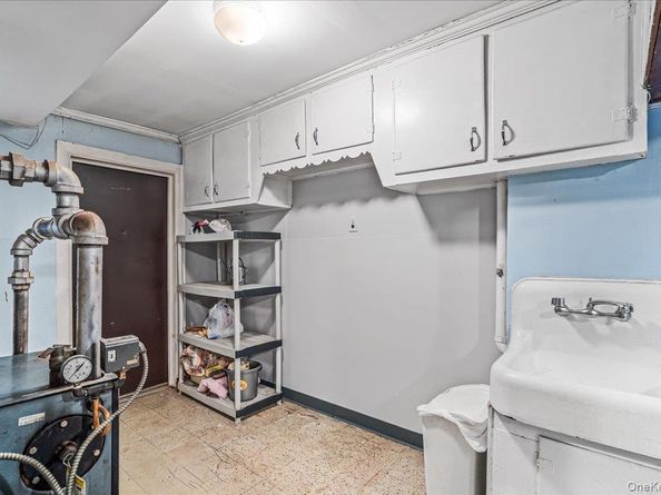 5523 Van Cleef Street, Flushing NY 11368