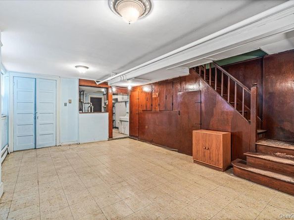5523 Van Cleef Street, Flushing NY 11368