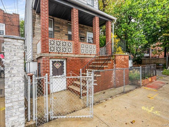 5523 Van Cleef Street, Flushing NY 11368