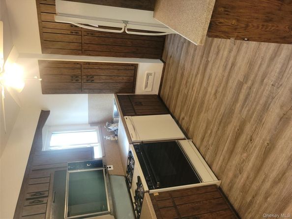 336 W 15th Street, Deer Park NY 11729