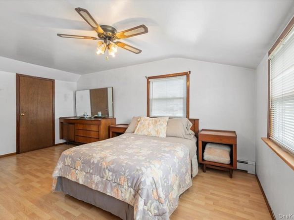 186 11th Street, Bethpage NY 11714