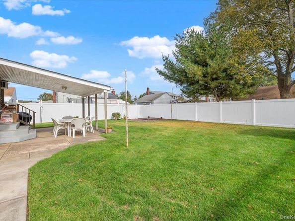 186 11th Street, Bethpage NY 11714
