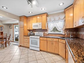 186 11th Street, Bethpage NY 11714