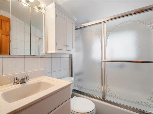 186 11th Street, Bethpage NY 11714