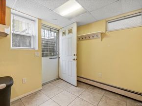 186 11th Street, Bethpage NY 11714