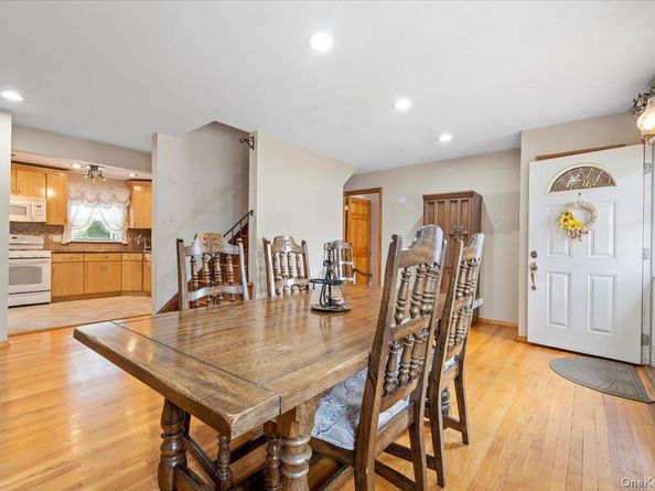 186 11th Street, Bethpage NY 11714
