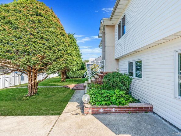 540 Scudder Avenue, Copiague NY 11726