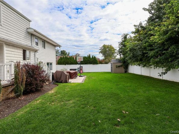 62 Summit Street, Hicksville NY 11801
