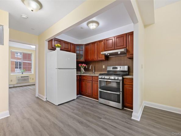 183-26 Booth Memorial Avenue, Fresh Meadows NY 11365