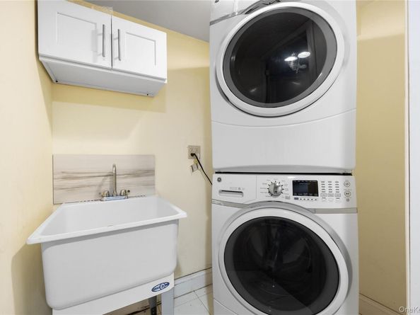 183-26 Booth Memorial Avenue, Fresh Meadows NY 11365