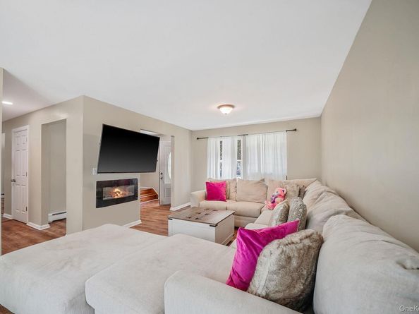 35 Maple Avenue, Bellport NY 11713