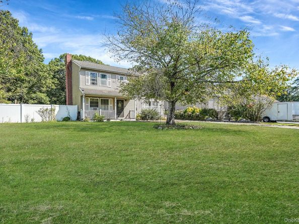35 Maple Avenue, Bellport NY 11713