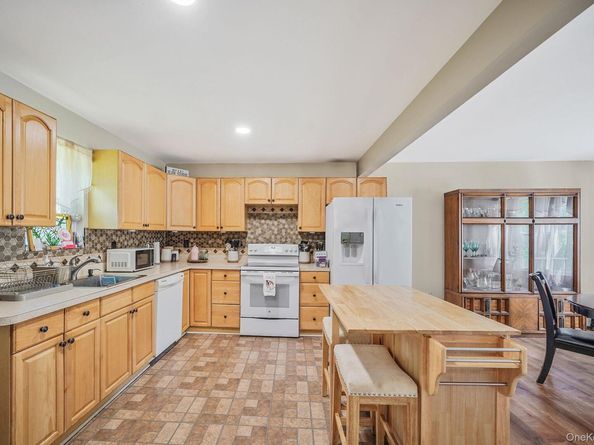 35 Maple Avenue, Bellport NY 11713