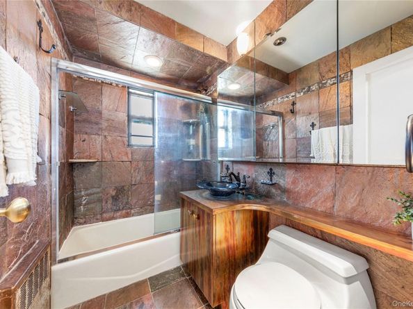 16 terrace Circle 14C, Great Neck NY 11021