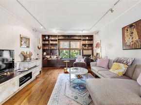 16 terrace Circle 14C, Great Neck NY 11021