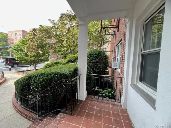 81-05 35 Avenue 1M, Jackson Heights NY 11372