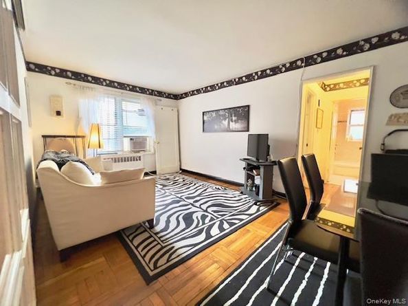81-05 35 Avenue 1M, Jackson Heights NY 11372