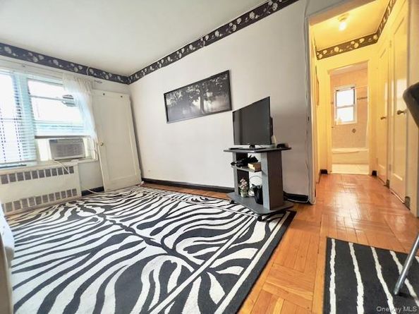 81-05 35 Avenue 1M, Jackson Heights NY 11372