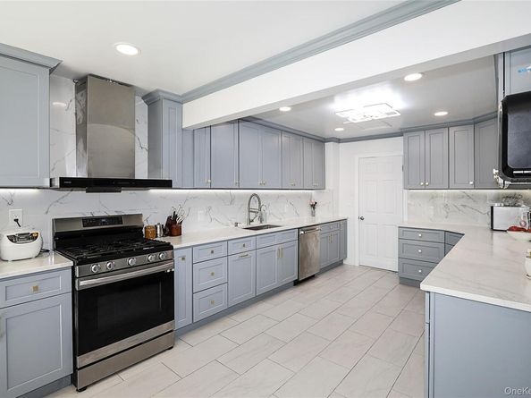 6 Lewis Avenue, Jericho NY 11753