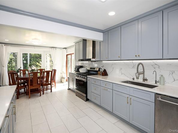 6 Lewis Avenue, Jericho NY 11753