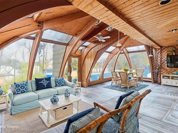 9 Beatrice Lane, Glen Cove NY 11542